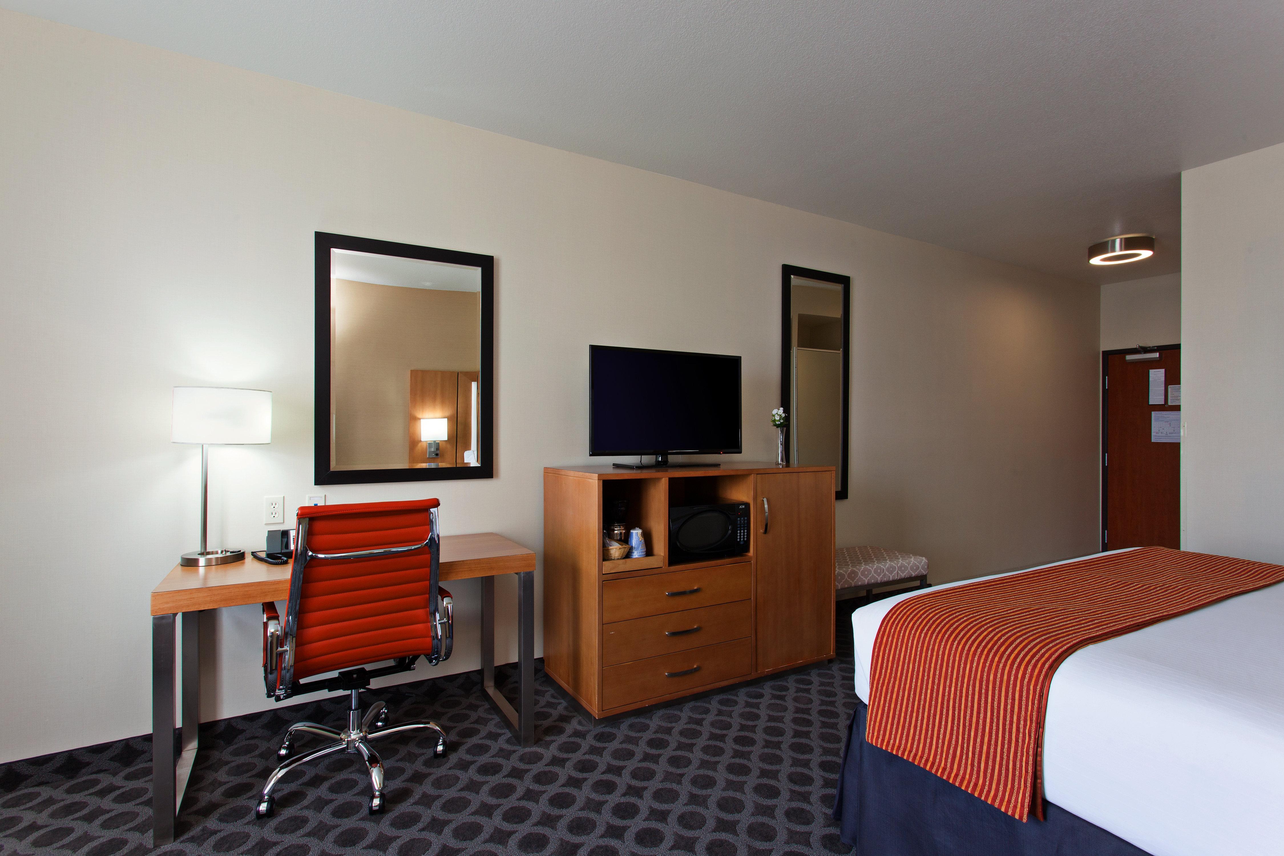 Holiday Inn Express North Hollywood - Burbank Area By Ihg Los Angeles Exterior photo